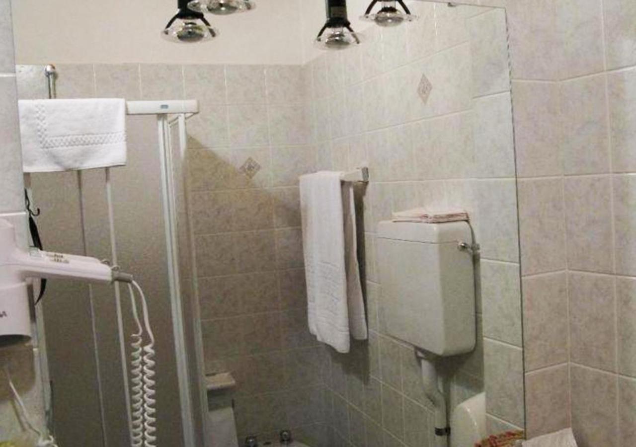 Hotel Bucaneve Pré-Saint-Didier Habitación foto