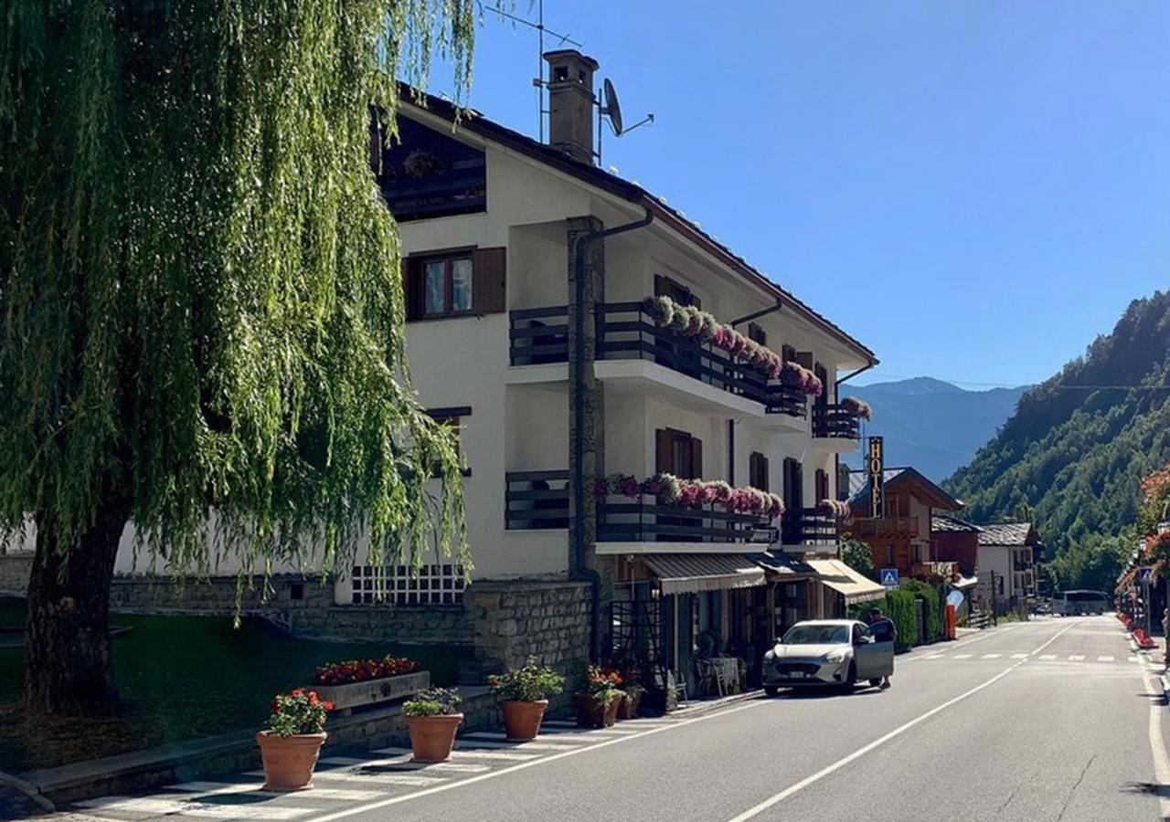 Hotel Bucaneve Pré-Saint-Didier Exterior foto